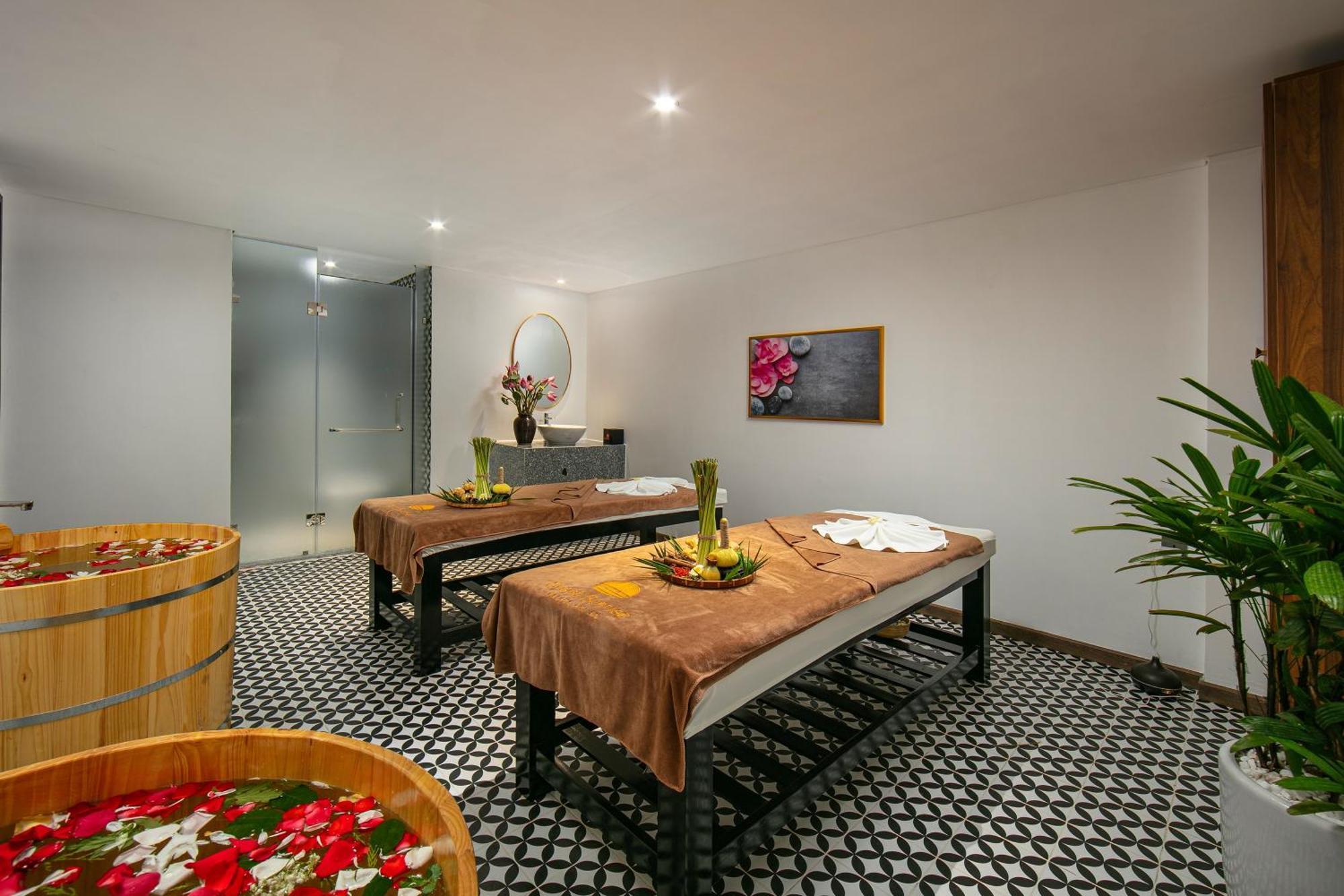 Grand Sunrise Palace Hoi An- A Luxury Indochine Hotel & Spa المظهر الخارجي الصورة A spa in Ho Chi Minh City, Vietnam